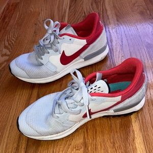 Nike Air Berwuda Sz 7